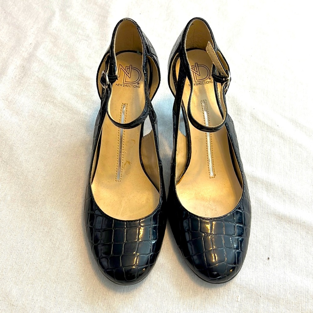 ⭐️ New Directions black shiny alligator looking mary jane heels buckle 7.5